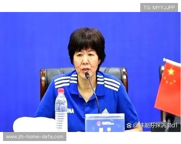 女排姑娘感恩郎平培养之恩齐聚赛场再度向恩师致谢